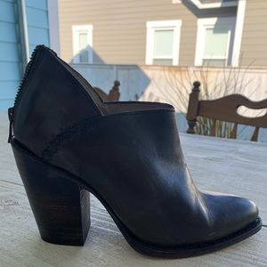 Freebird by Steven Booties size 8 Steel color